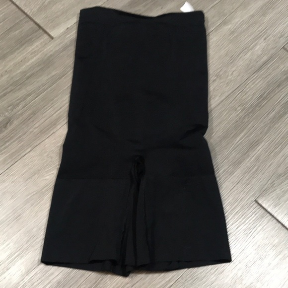SPANX OnCore High Waist Mid-Thigh Black Shaper Shorts size S - Picture 2 of 9